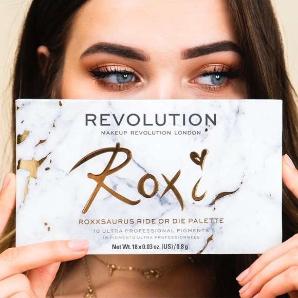 Roxi X Revolution Palette - Picture 2 of 8